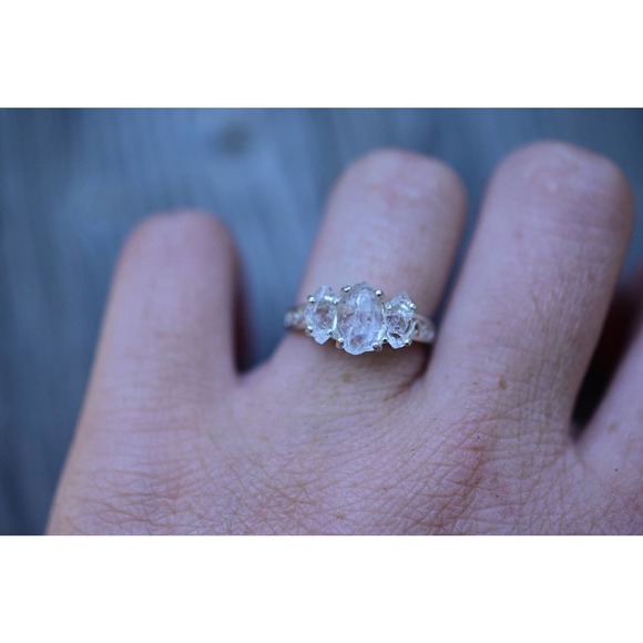 Raw Crystal Ring, Raw Stone Ring, Rings for Women, Stacking Ring, Raw Ge… - Picture 2 of 7
